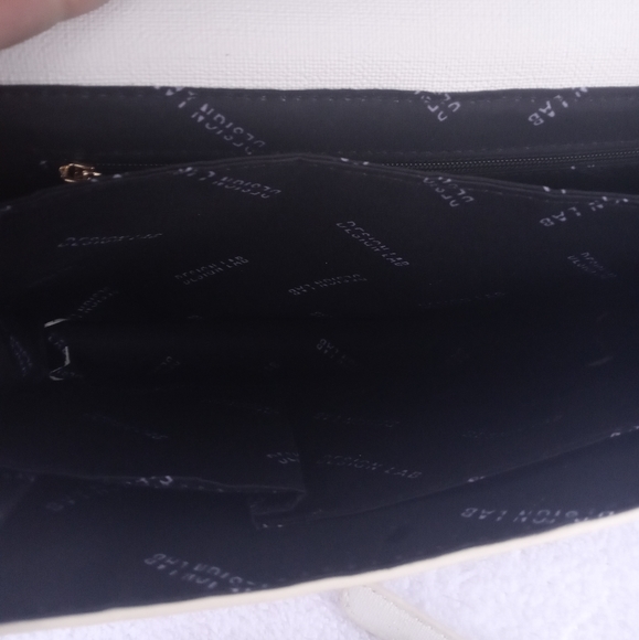 Design Lab White Floral and Gold Crossbody - Picture 3 of 6